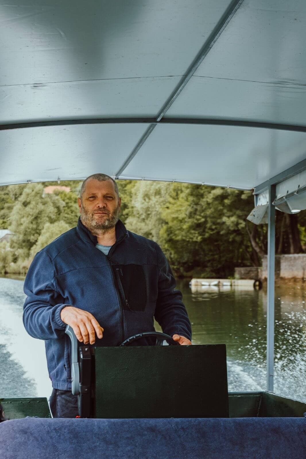 Le capitaine Dusko sur le lac Skadar